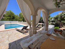 Villa En venta en Dénia photo 0