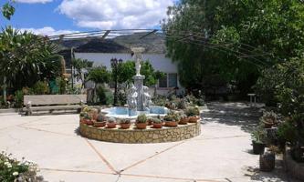 ESPECTACULAR CHALET CON 2000M² DE PARCELA EN CALLES photo 0