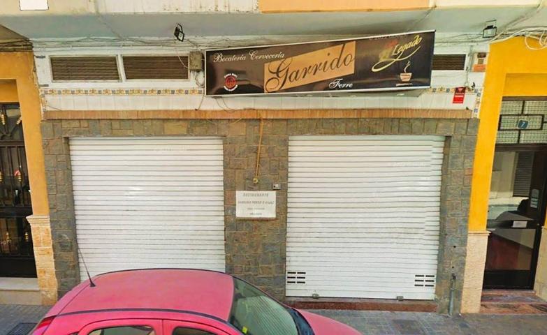 AMPLIO LOCAL COMERCIA CON SALIDA DE HUMOS. A REFORMAR. photo 0