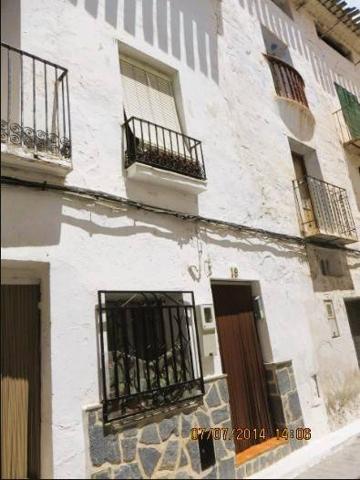 BONITA CASA DE PUEBLO EN CALLES photo 0