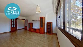 Piso en calle San Quintín photo 0