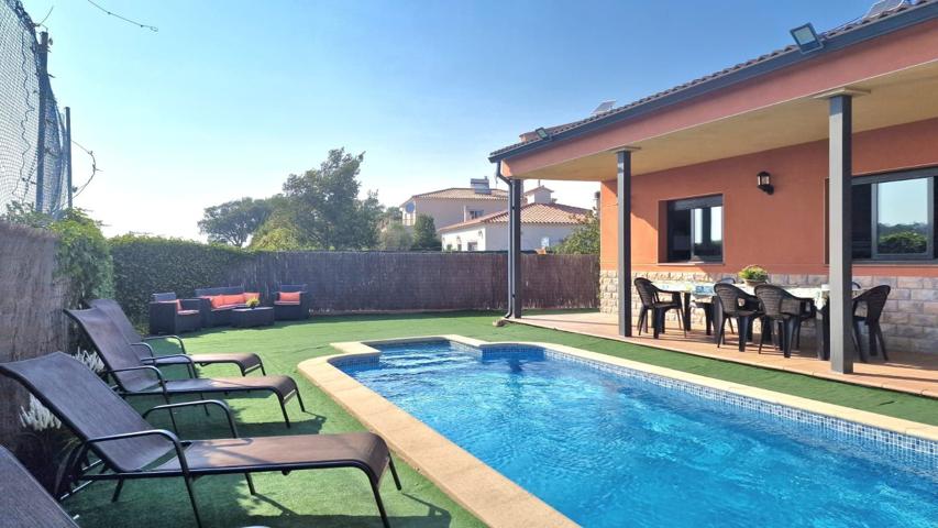 Villa En venta en Lloret de Mar photo 0