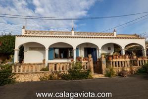 Chalet en primera línea en Cala Figuera: tranquilidad y estilo mediterráneo photo 0