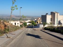 Parcela con vistas a Sierra Nevada, en plena urbanización Altos de La Zubia photo 0