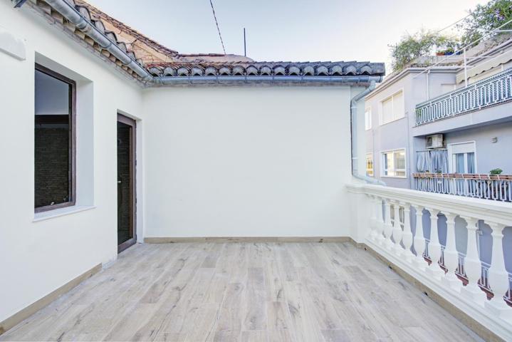 Atico con increíble terraza a estrenar en pleno centro de Granada photo 0