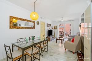 Vive la Experiencia Perfecta en Playa Granada: Piso con terraza, junto campo de Golf y playa photo 0