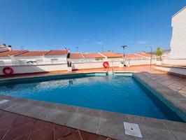 Coqueto apartamento en venta en Castillo de Baños, en urbanización con piscina y garaje y trastero photo 0