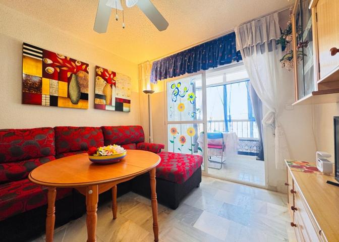 Coqueto apartamento en Calahonda, con terraza y a escasos metros del mar photo 0