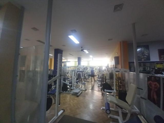 SE VENDE AMPLIO LOCAL COMERCIAL EN MOTRIL – 431 m2 CON FACHADA A DOS CALLES photo 0