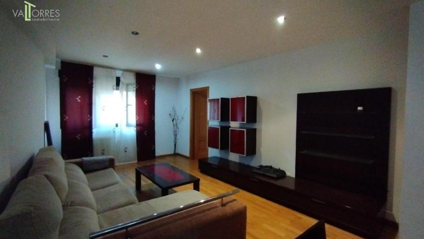 Vivienda amueblada con dos dormitorios y dos baños. Garaje y trastero photo 0