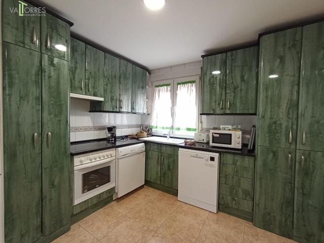 Vivienda en perfecto estado con garaje y trastero junto al centro histórico photo 0