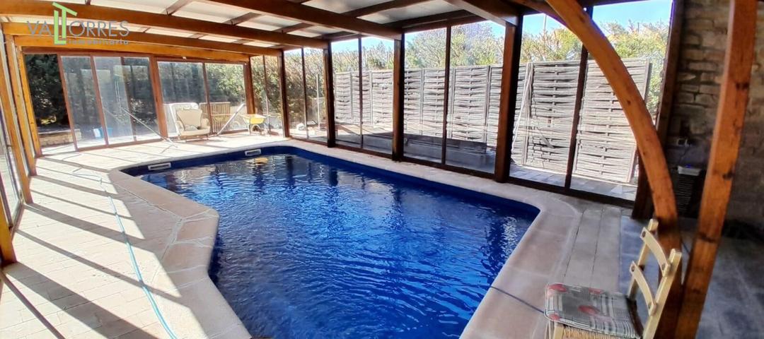 Chalet en perfecto estado con piscina cubierta photo 0