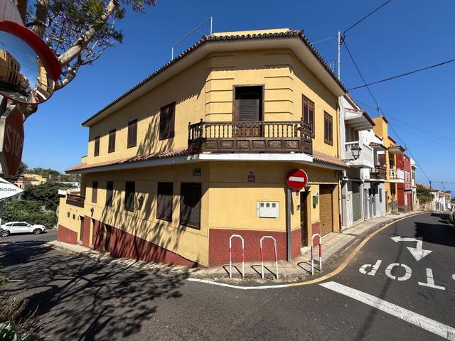 Edificio en Tacoronte con múltiples posibilidades photo 0
