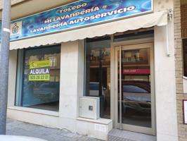Estupendo local en alquiler, muy bien situado en calle comercial photo 0