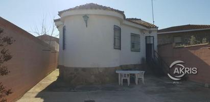 Chalet con patio y garaje en Polan photo 0