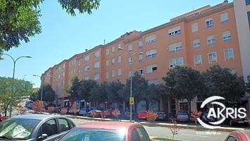 Piso con plaza de garaje y trastero en Urbanización Privada en Buenavista, Toledo photo 0