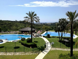 Fantástico piso en PARQUE BOTÁNICO LAS LOMAS DE GUADALMINA photo 0