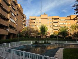 🏡 Piso exclusivo con piscina en Avenida de Europa photo 0