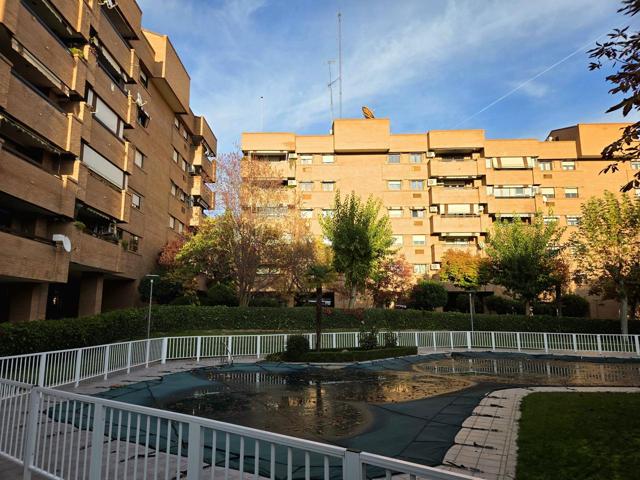 🏡 Piso exclusivo con piscina en Avenida de Europa photo 0