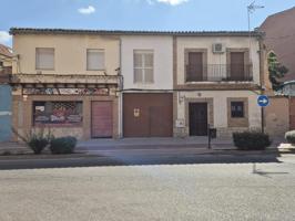 Casa en venta con Local, Almacen y Apartamentos photo 0