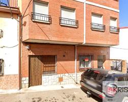 VIVIENDA CENTRICA EN NAVAHERMOSA photo 0