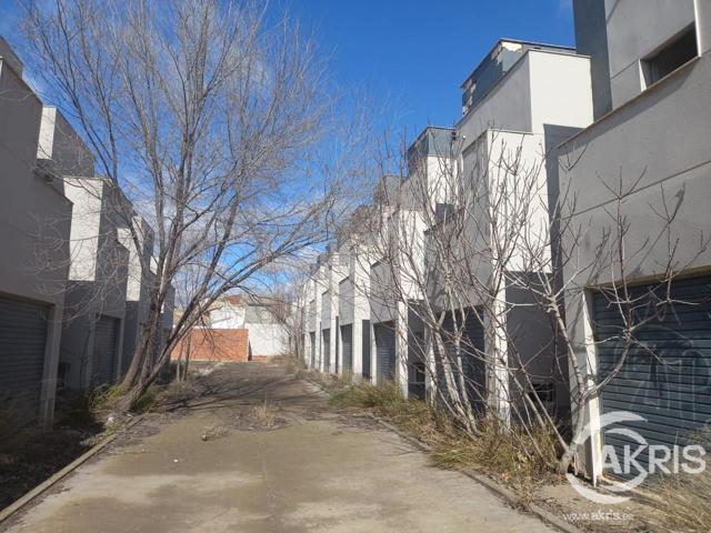 PROMOCIÓN DE CHALETS EN QUERO - CON INCIDENCIAS: OBRA PARALIZADA. photo 0
