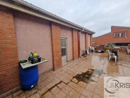 Local en venta en Las Perdices de 100 m2 photo 0