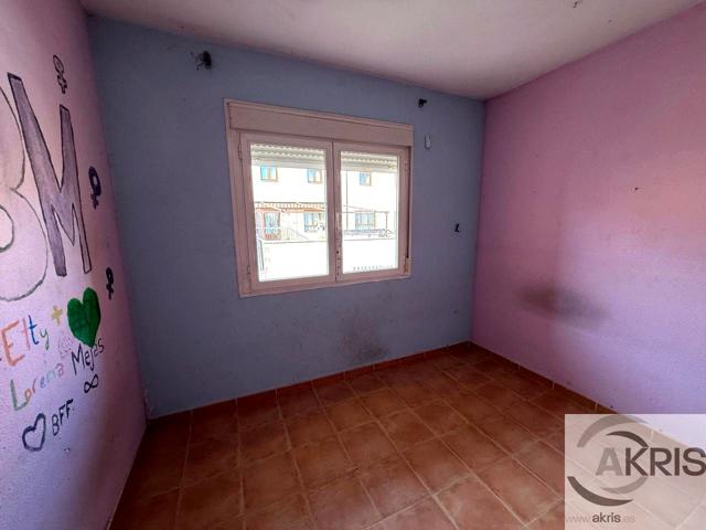 CHALET ADOSADO EN YUNCOS PARA REFORMAR photo 0