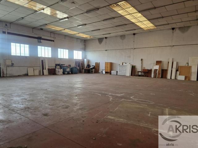 Nave Industrial en venta en Sonseca de 908 m2 photo 0