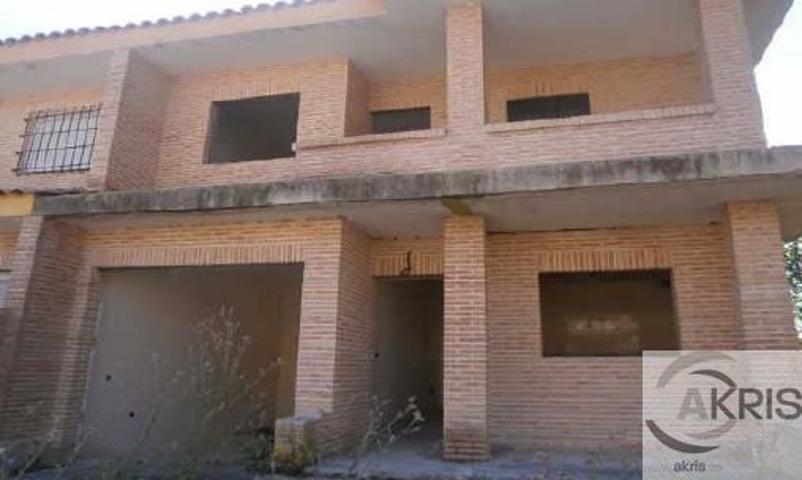 VIVIENDA UNIFAMILIAR EN NOMBELA photo 0