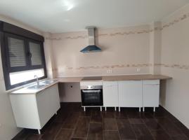 🏡 ¡Oportunidad única! Chalet adosado recién rehabilitado en venta en Turleque (Toledo) photo 0