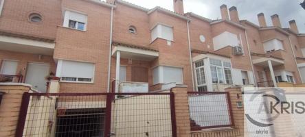 Chalet adosado de 3 dormitorios en Yuncler photo 0
