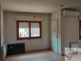 🏡 ¡Oportunidad en Yuncos! Casa unifamiliar con patio y garaje 🚗🌳 photo 0