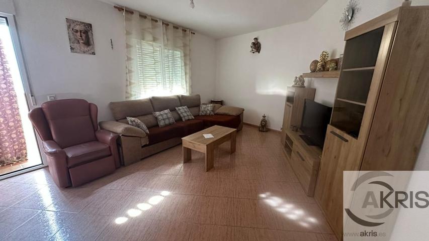 EXCELENTE CHALET DEL AÑO 2006 photo 0