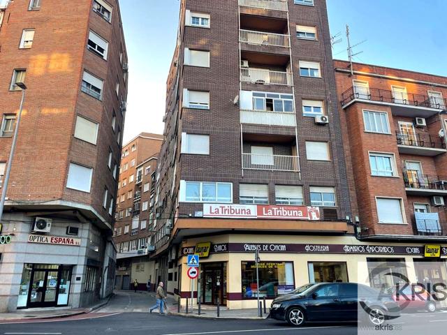 Oficina en venta en Talavera de la Reina de 173 m2 photo 0