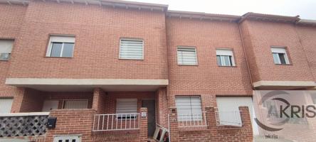 CHALET ADOSADO EN CHOZAS DE CANALES photo 0