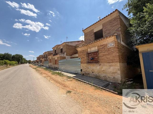 Vivienda a terminar con gran potencial photo 0