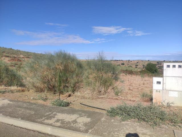 PARCELA JUNTO AL PANTANO EN CLUB GOLF LAYOS photo 0