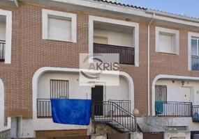 CHALET ADOSADO EN RECAS photo 0
