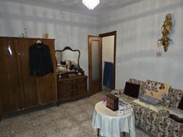 CASA EN PATIO DE VECINOS photo 0