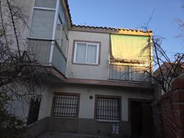 CASA EN PATIO DE VECINOS photo 0