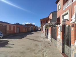 CHALET ADOSADO EN VENTA EN CONSUEGRA photo 0