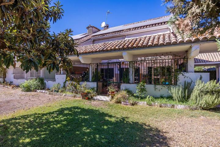🌿 Vivienda ideal para familias en urbanización cerrada con amplio jardín comunitario photo 0