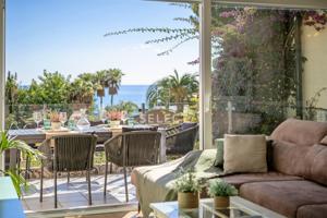 Dos propiedades unidas en Las Palomas, vistas al mar y acceso directo desde la calle photo 0