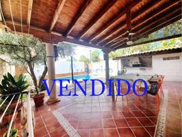 Casa en venta en Moraleja de Enmedio photo 0