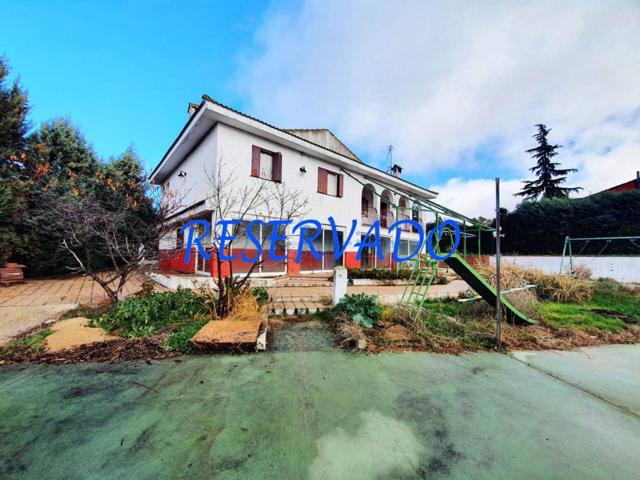 Chalet unifamiliar en venta en Moraleja de Enmedio photo 0