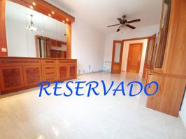 Venta de un piso en Moraleja de Enmedio photo 0