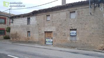 En Olmillos de Sasamón Burgos.Casa del año 1784, muy bien situada. photo 0