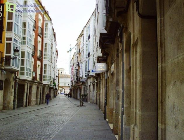 En Burgos, Calle San Juan. precioso piso de tres dormitorios, dos baños reformadisimo photo 0