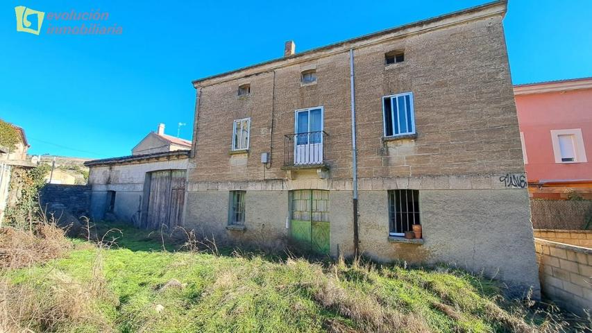 Casa con terreno en Las Quintanillas,para reformar. photo 0